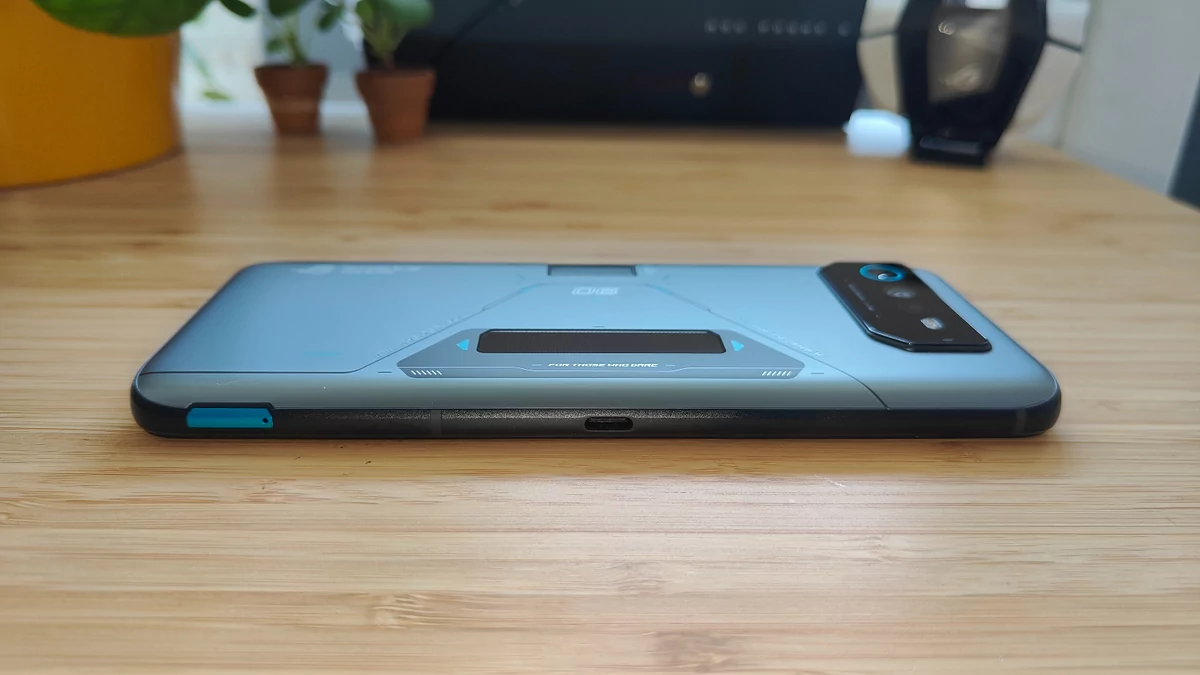 Asus ROG Phone 6D Ultimate © © Christelle Perret pour Clubic