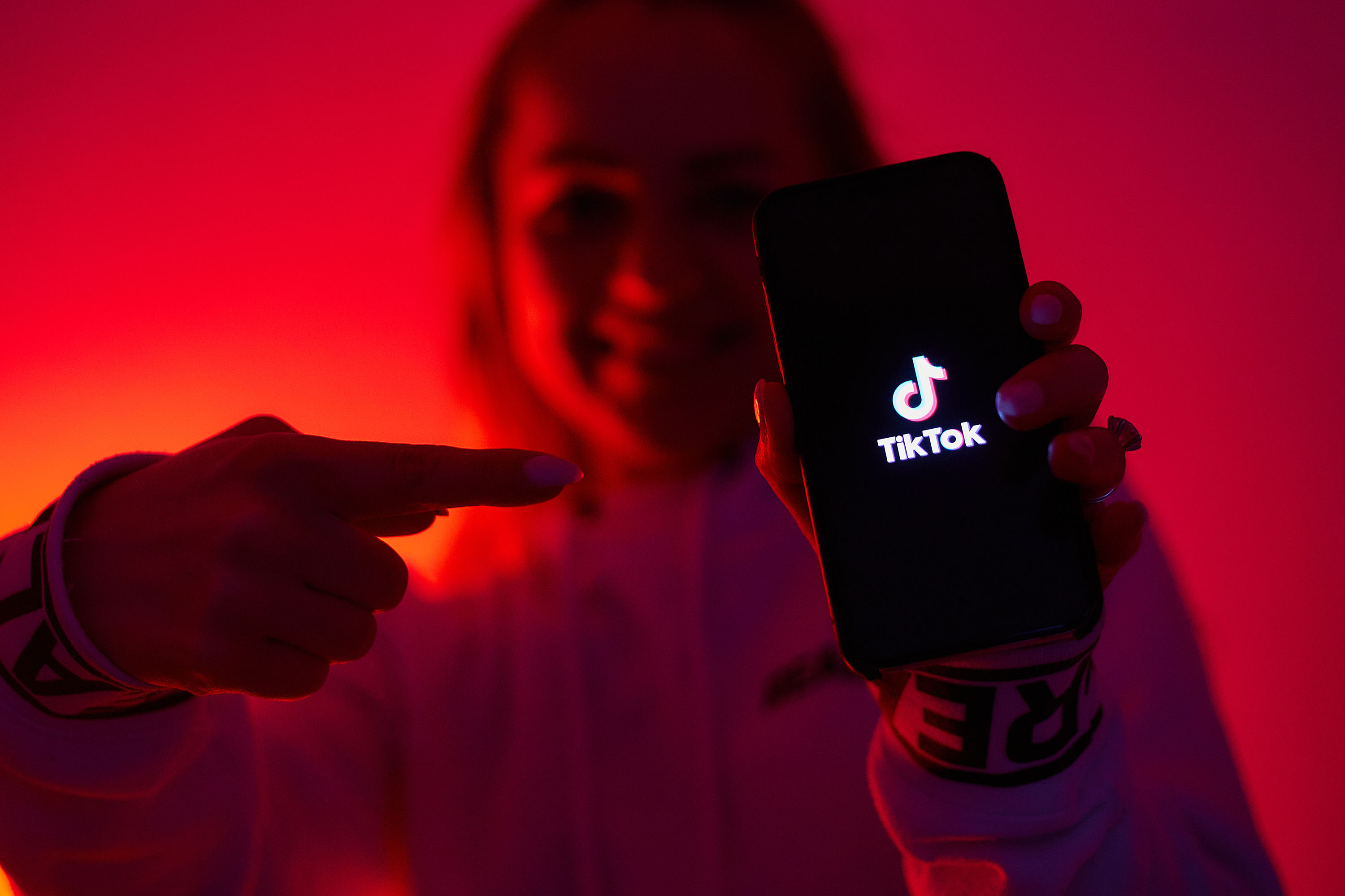 51 % des jeunes femmes américaines choisissent TikTok plutôt que Google pour chercher des infos