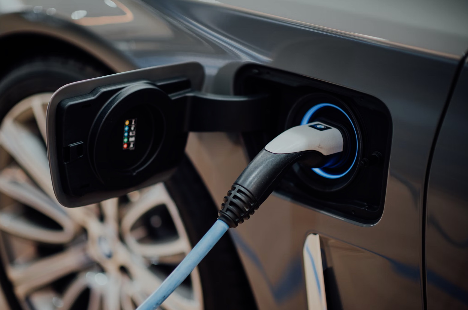 La recharge électrique vraiment plus facile dans toute l'Europe d'ici 2025 ! Ce qu'il faut retenir du plan adopté aujourd'hui