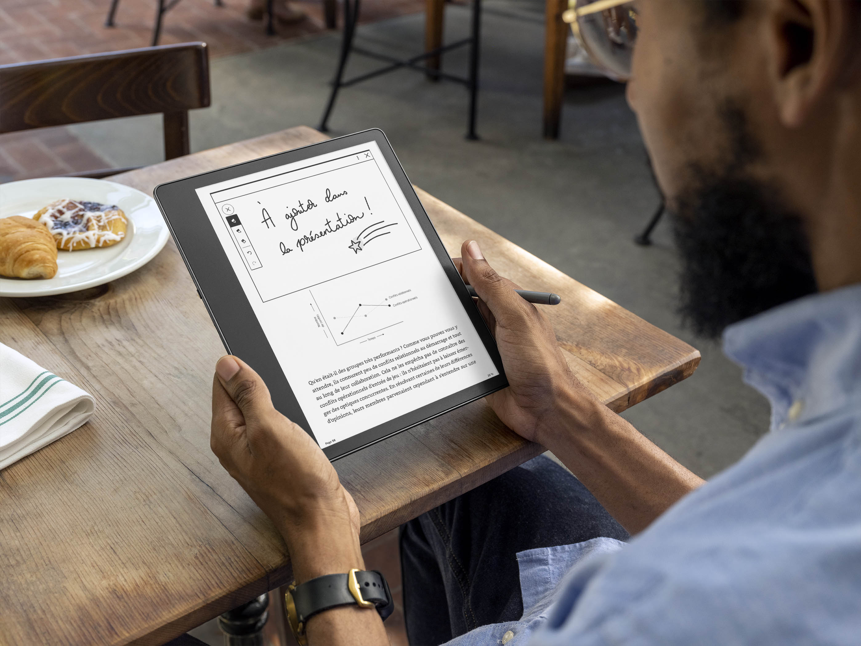 Kindle Scribe : la nouvelle liseuse d'Amazon est équipée d'un stylet