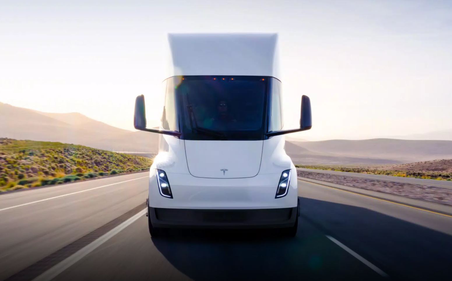 Le tout premier des Tesla Semi Truck bientôt livré : quelles sont ses capacités ?