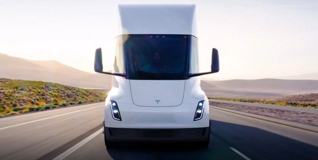 Tesla lance ses Semi Truck : une semi-victoire auréolée de 3 ans de retard pour Elon Musk ?