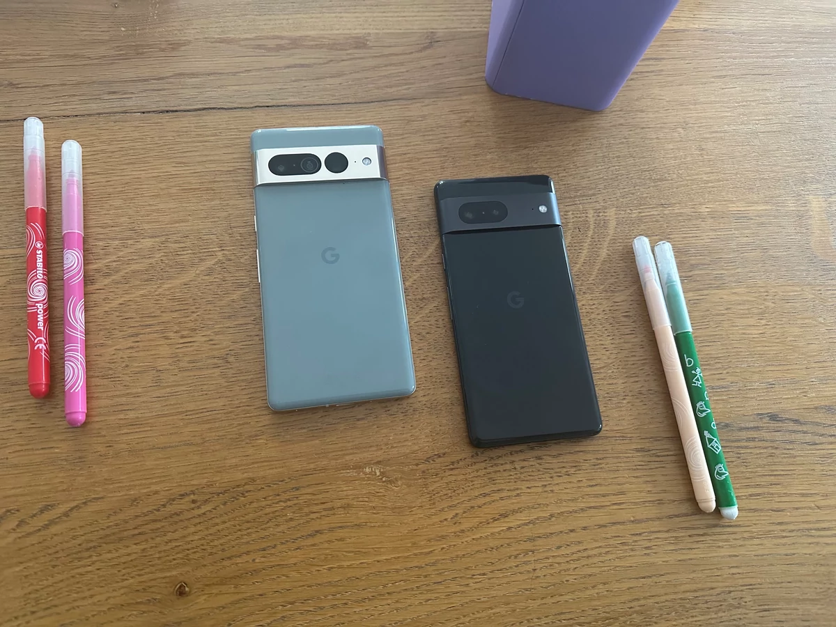 Pixzl 7 vs Pixel 7 Pro