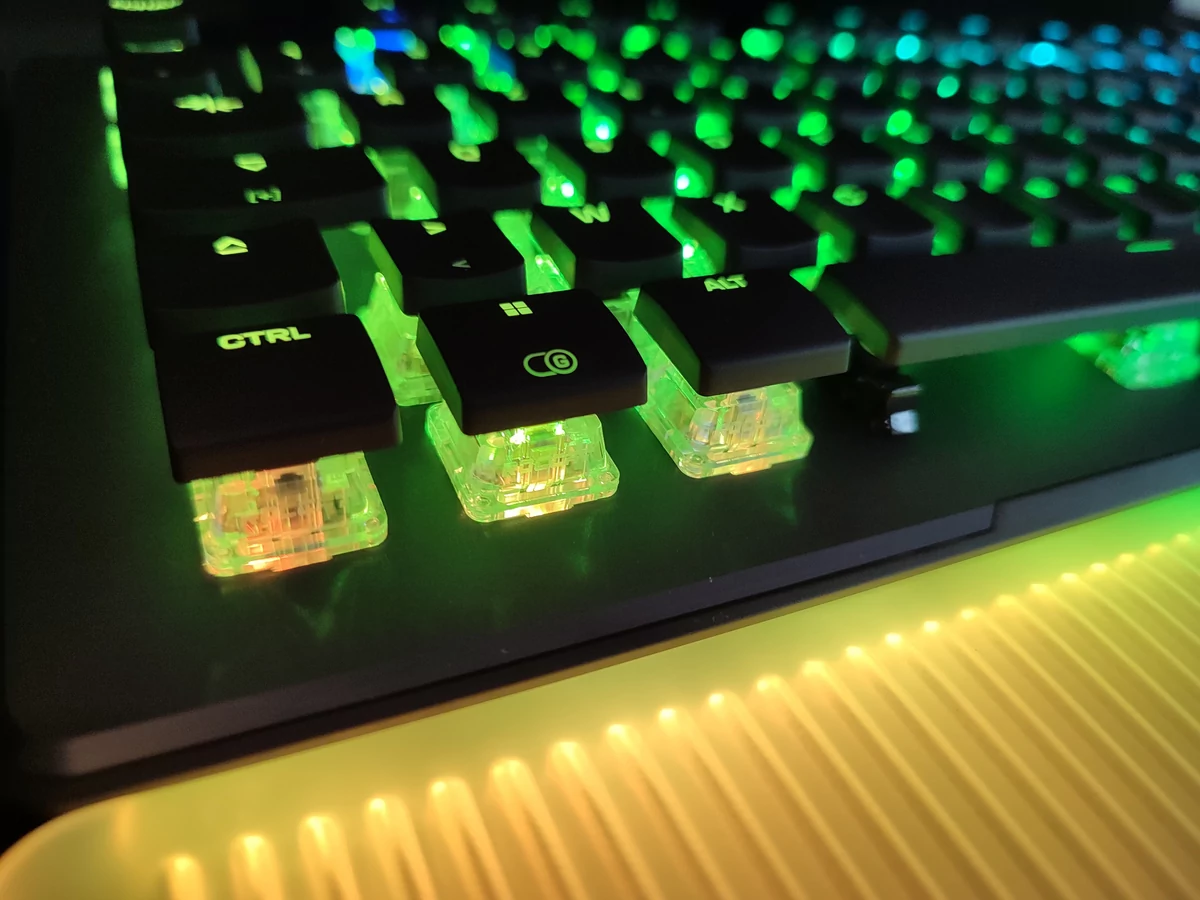 Roccat Vulcan II Max © Antoine Roche pour Clubic