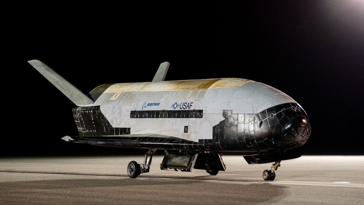 La navette X-37b après 2 ans en orbite. © Boeing