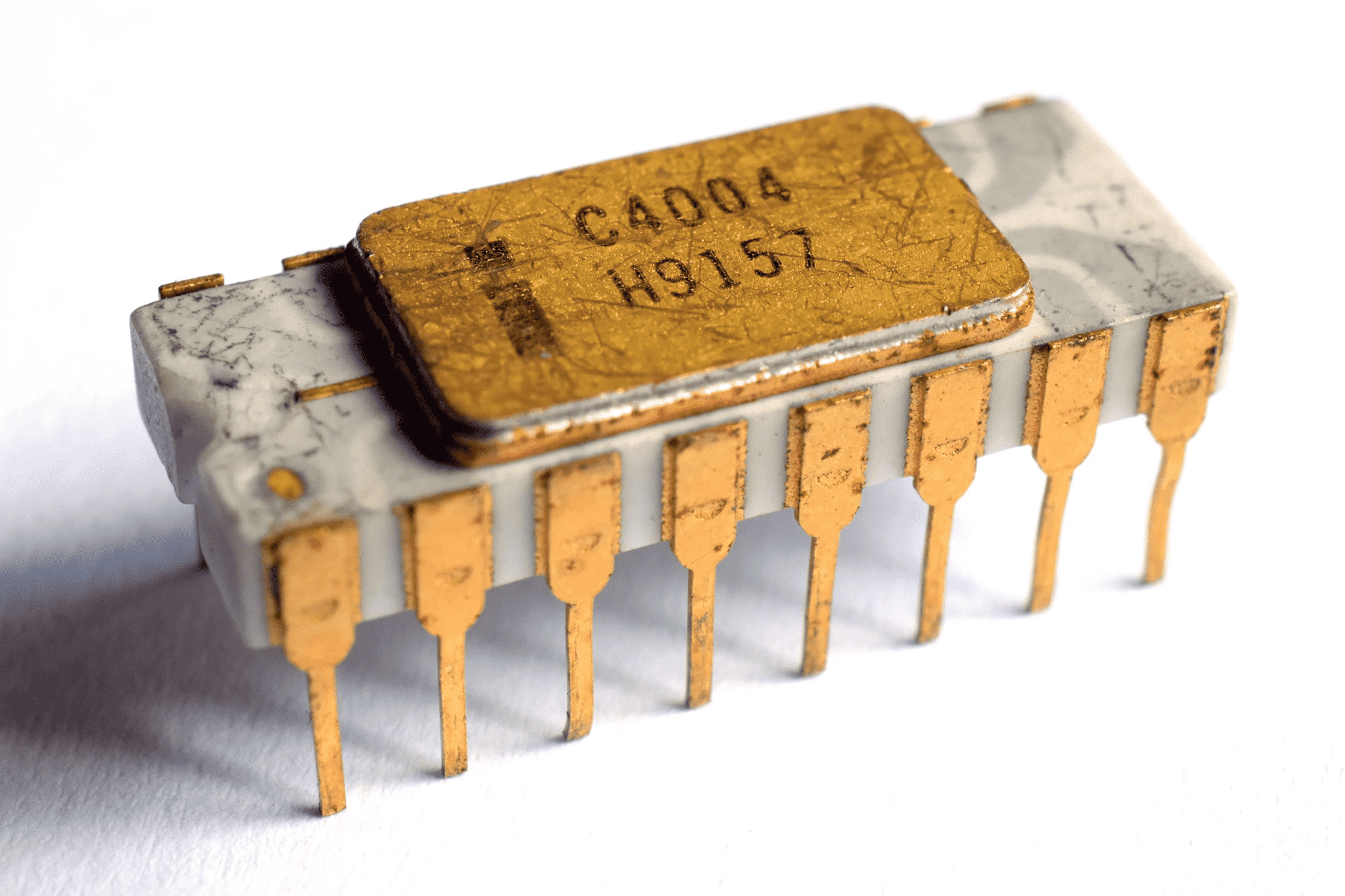 C'est l'anniversaire du premier processeur commercial, l'Intel 4004 et ses 2 300 transistors