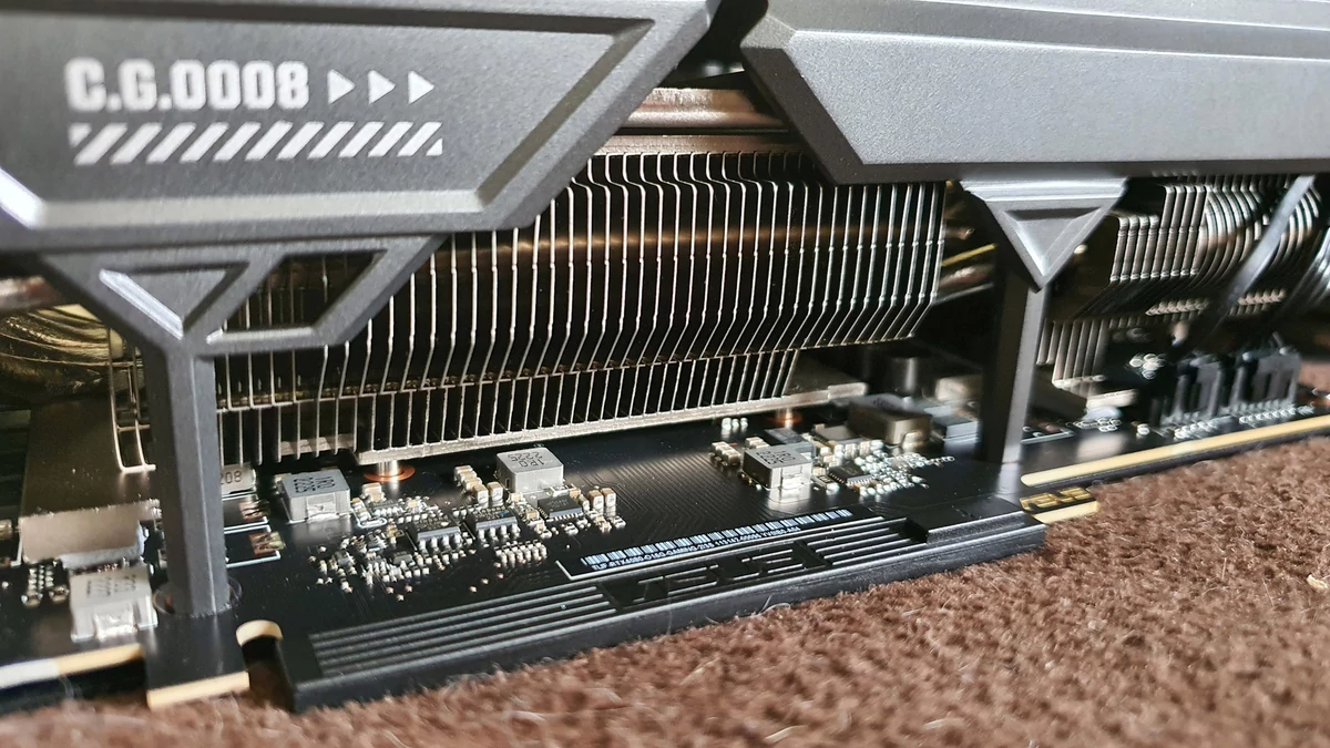 ASUS TUF Gaming RTX 4080 16GB OC Edition © Nerces