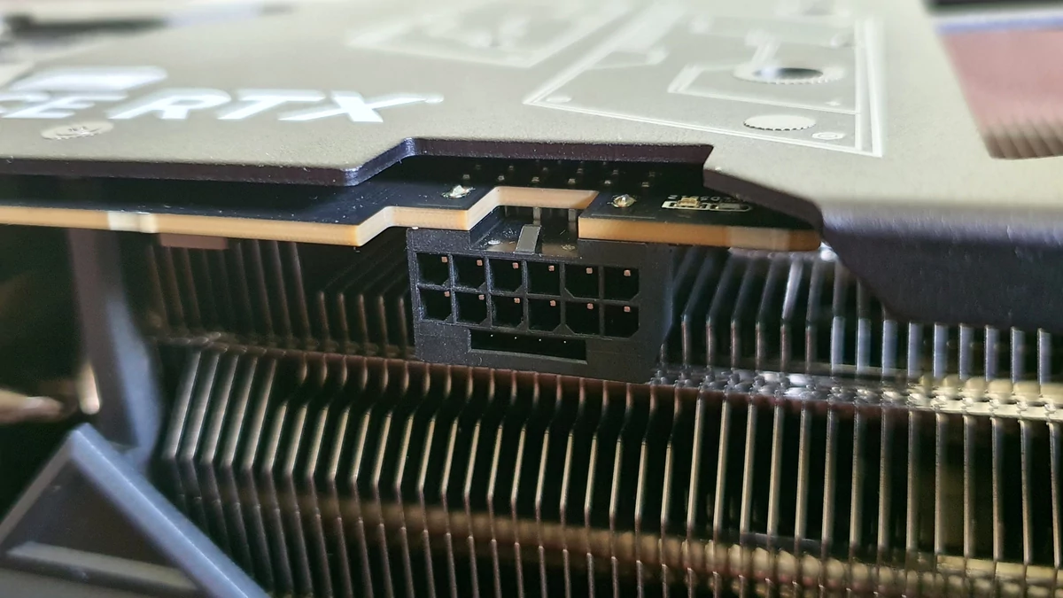 ASUS TUF Gaming RTX 4080 16GB OC Edition © Nerces