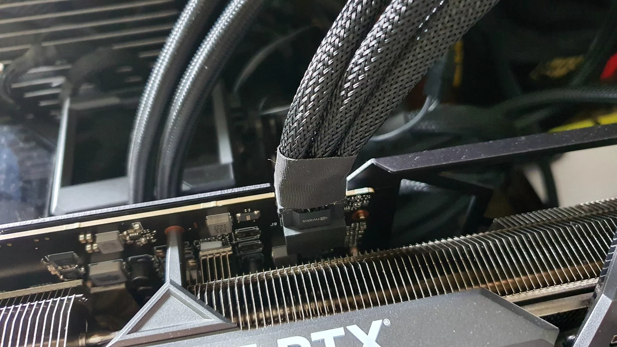 ASUS TUF Gaming RTX 4080 16GB OC Edition © Nerces