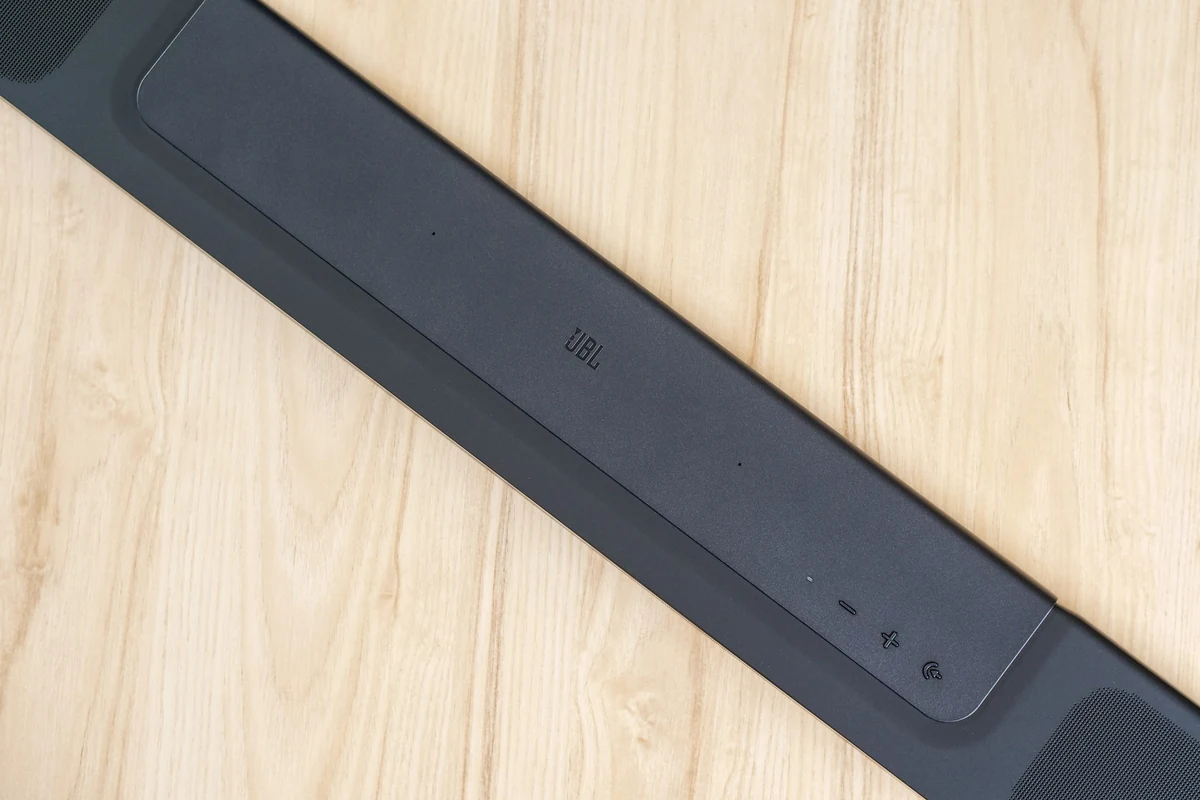 Test JBL Bar 1000 top