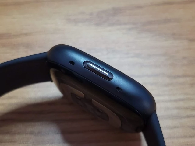 Fitbit Sense 2 - Boutons © Johan Gautreau