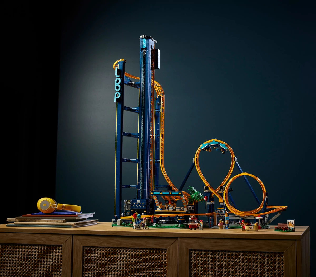 Loop © © LEGO