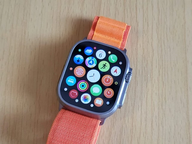Soldes montres connectées : cette concurrente de l'Apple Watch de chez  Garmin perd 60€ ! 