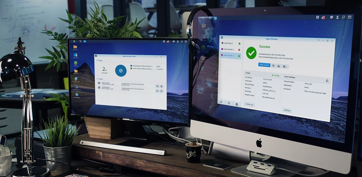 Hyper Backup © © Synology