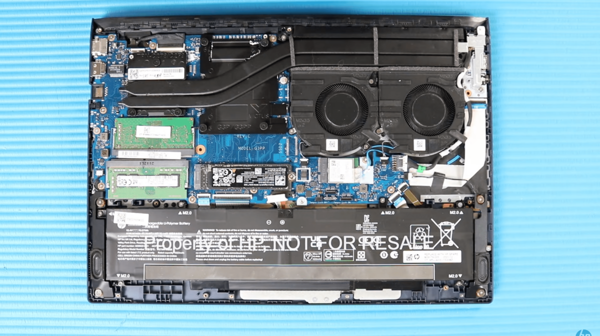 HP Victus 15-24 © © HP