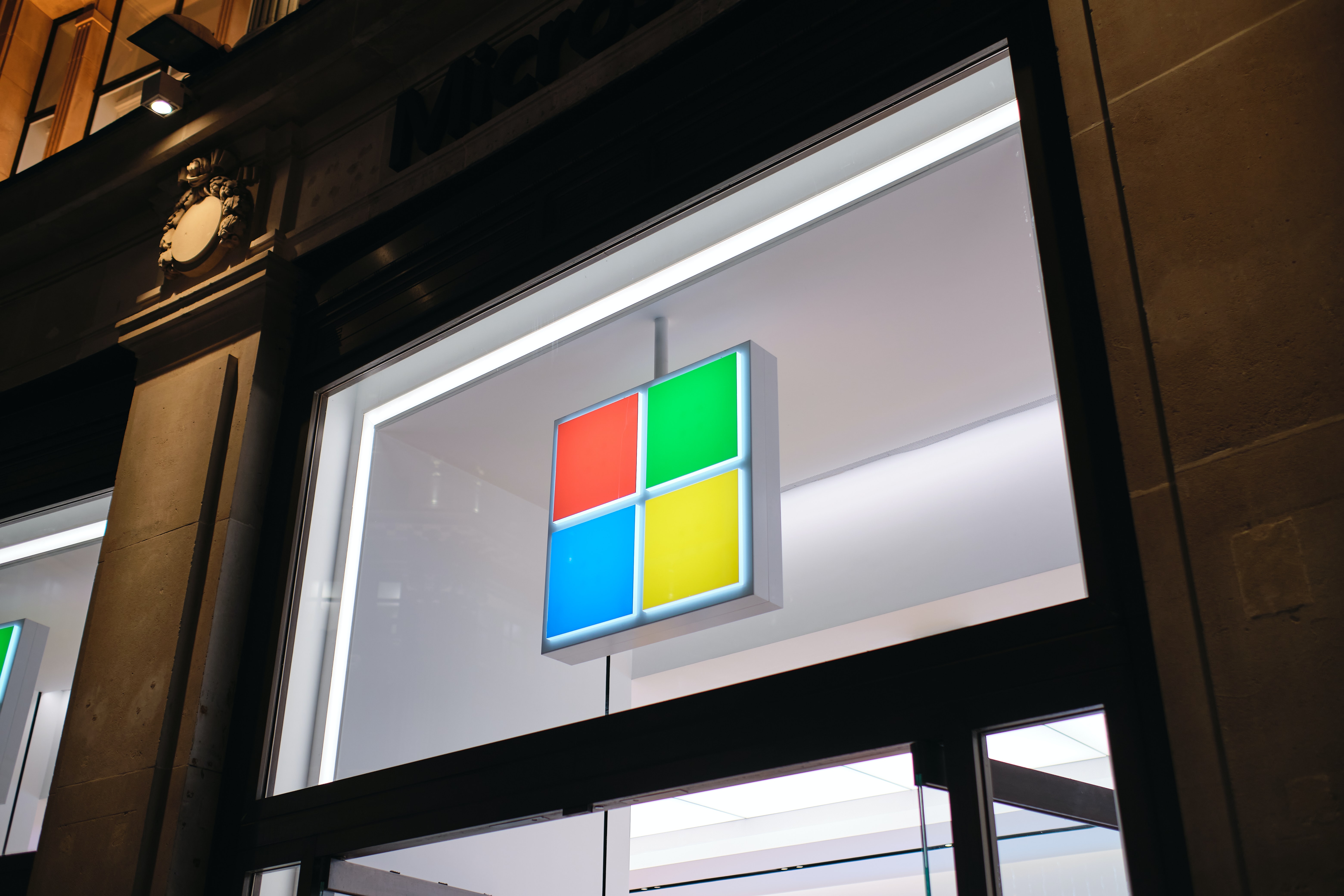 Microsoft : 11 000 salariés poussés vers la sortie ? L'entreprise voudrait à son tour dégraisser