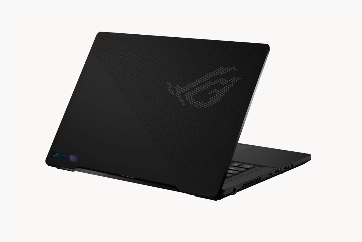 ASUS ROG Zephyrus M16 2023-2 © © ASUS
