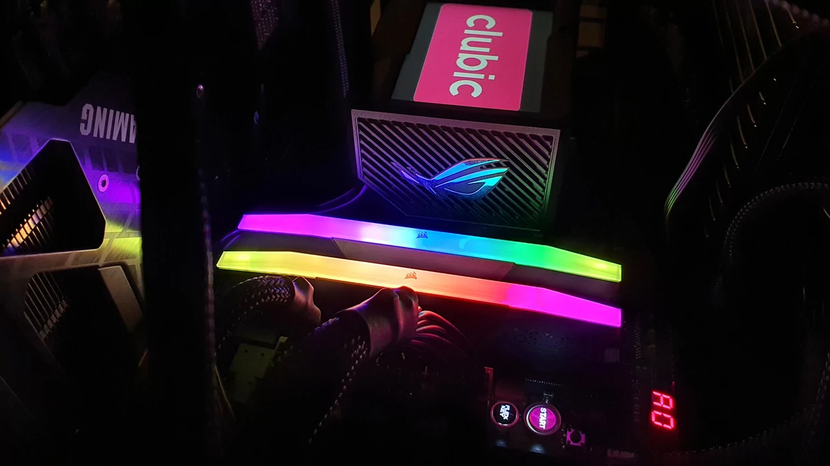 Vengeance RGB DDR5-6000 CL30 EXPO © Nerces