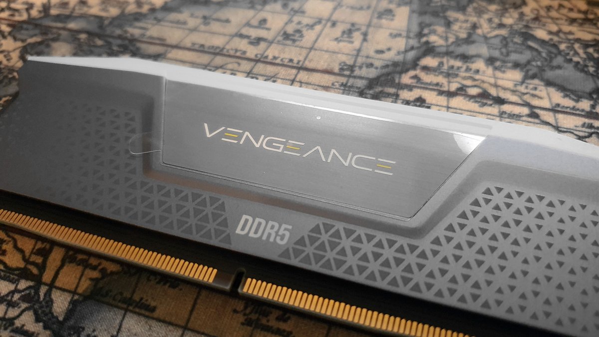 Vengeance RGB DDR5-6000 CL30 EXPO © Nerces