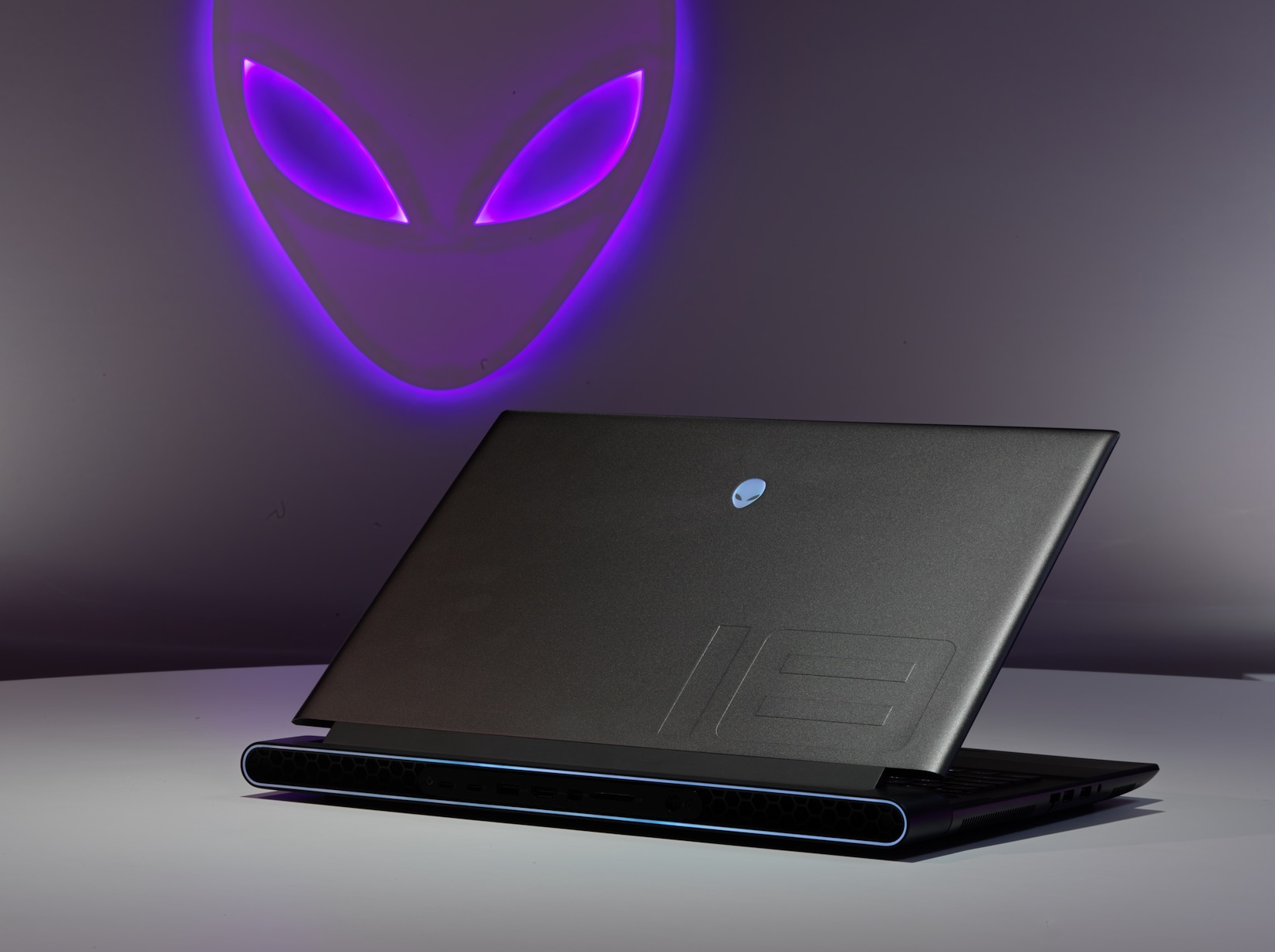 Dell embrasse les (très) grands formats avec ses nouveaux PC portables gaming Alienware