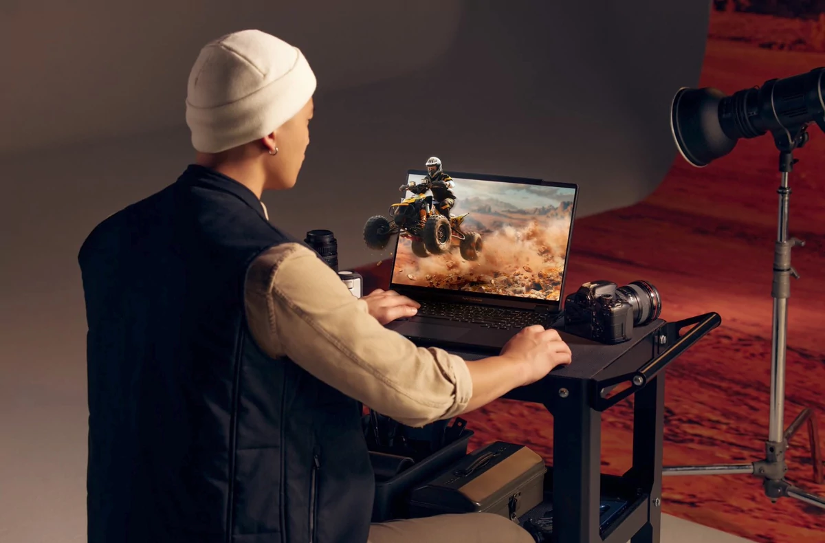ASUS ProArt StudioBook 16 3D OLED-1 © © ASUS