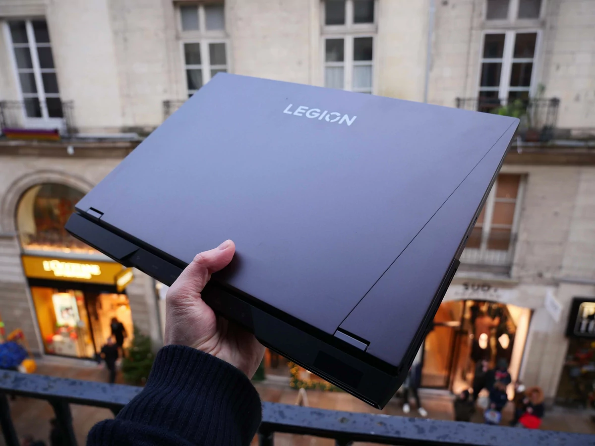 Lenovo Legion 5i Pro (2022)-17