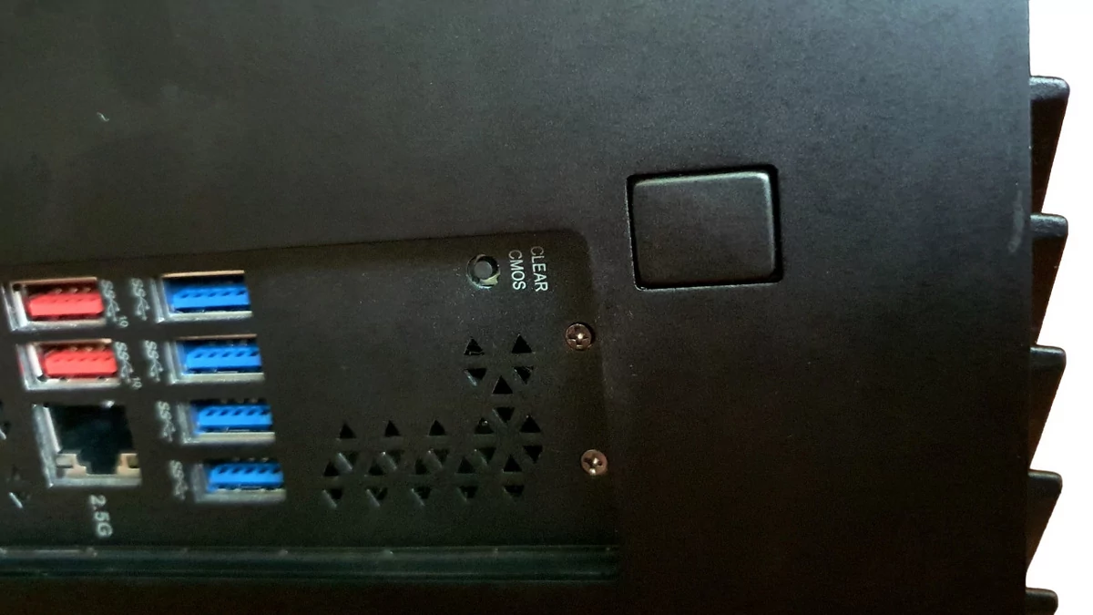 Corsair One i300 © Nerces