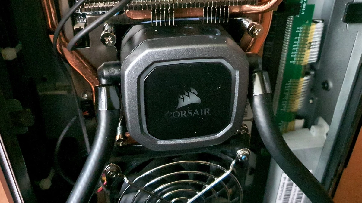 Corsair One i300 © Nerces