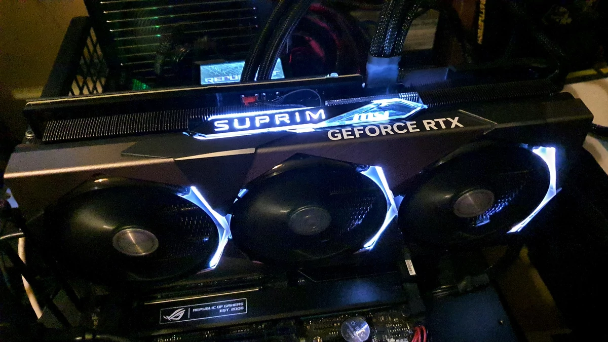 MSI GeForce RTX 4070 Ti Suprim X © Nerces