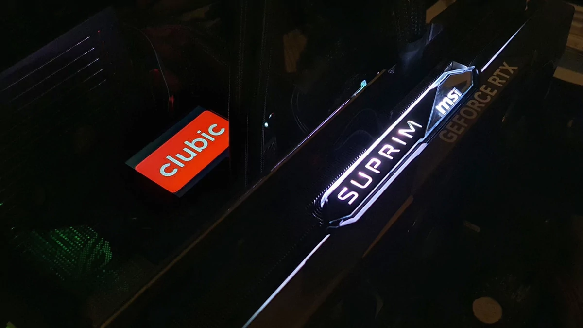 MSI GeForce RTX 4070 Ti Suprim X © Nerces