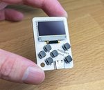 Cette console 8 bits aux allures de Game Boy miniature va vous étonner !