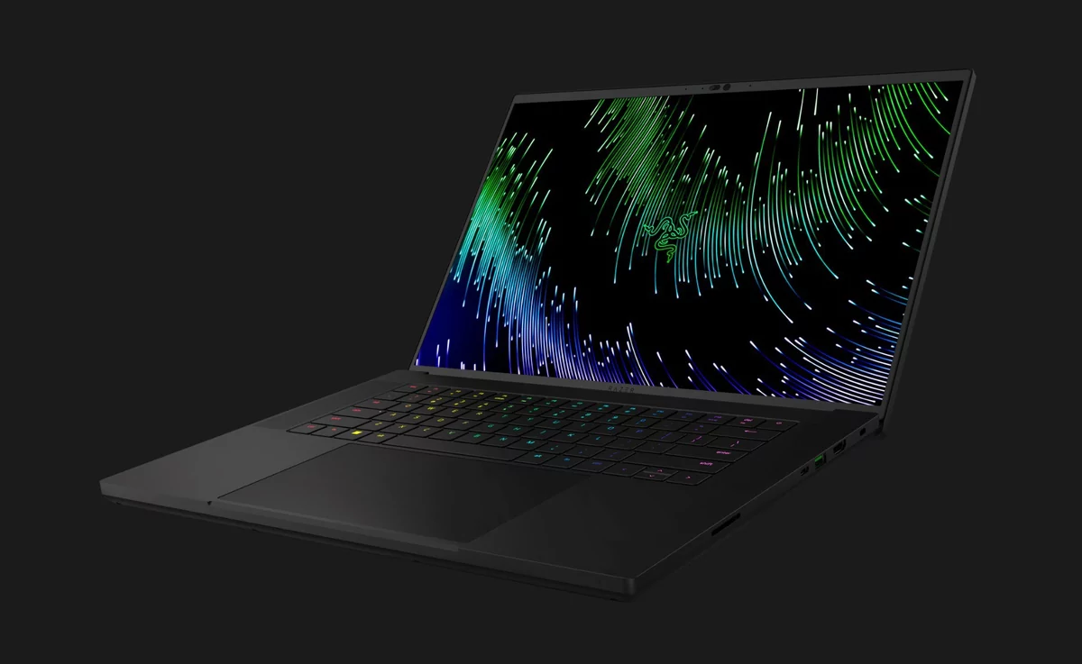 Razer Blade 16-4 © © Razer