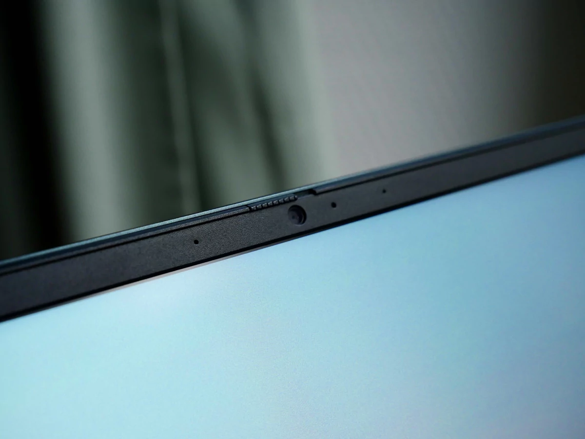 Dell Inspiron 16 Plus-10 © © Dell