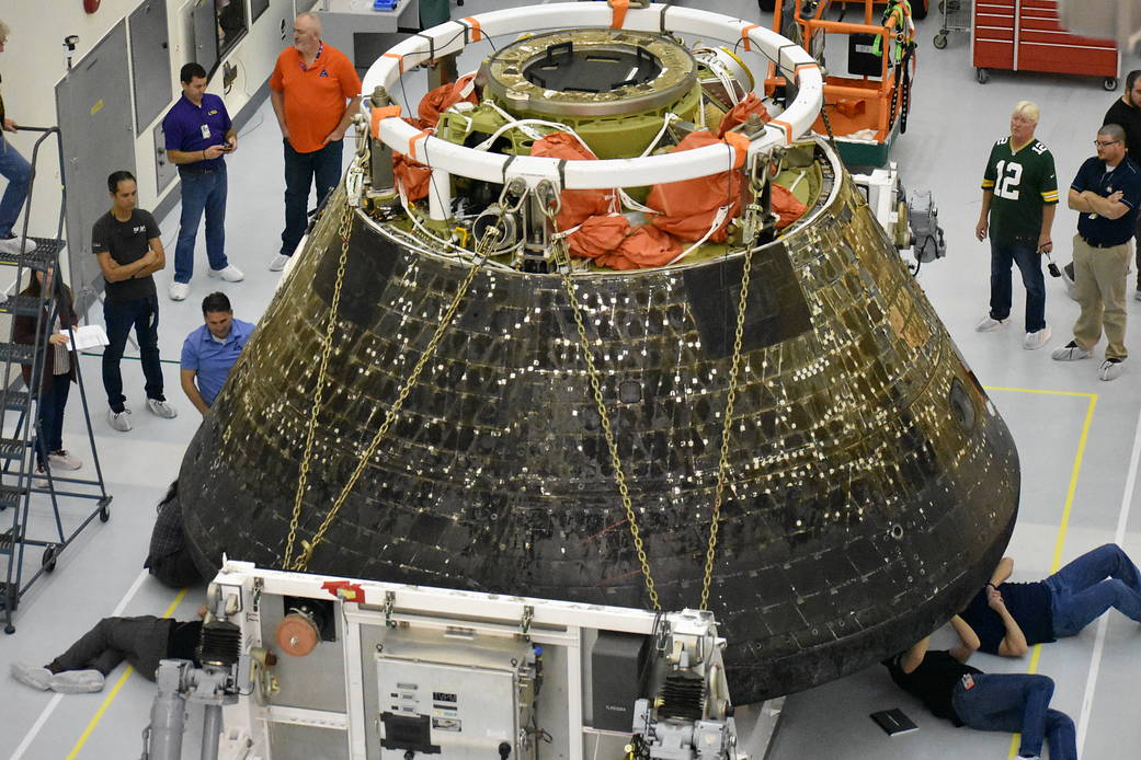 NASA Artemis I capsule post-vol inspection © NASA
