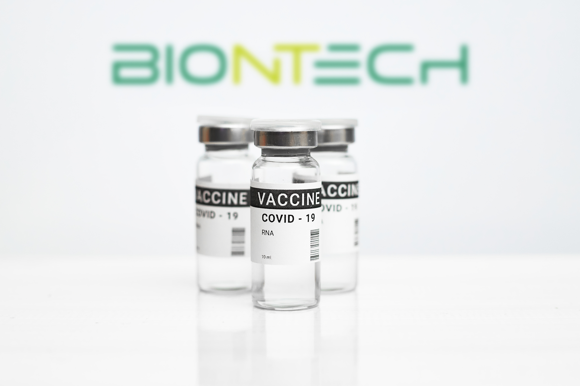 Pour booster le développement de médicaments grâce à l'IA, BioNTech (le fameux) avale InstaDeep