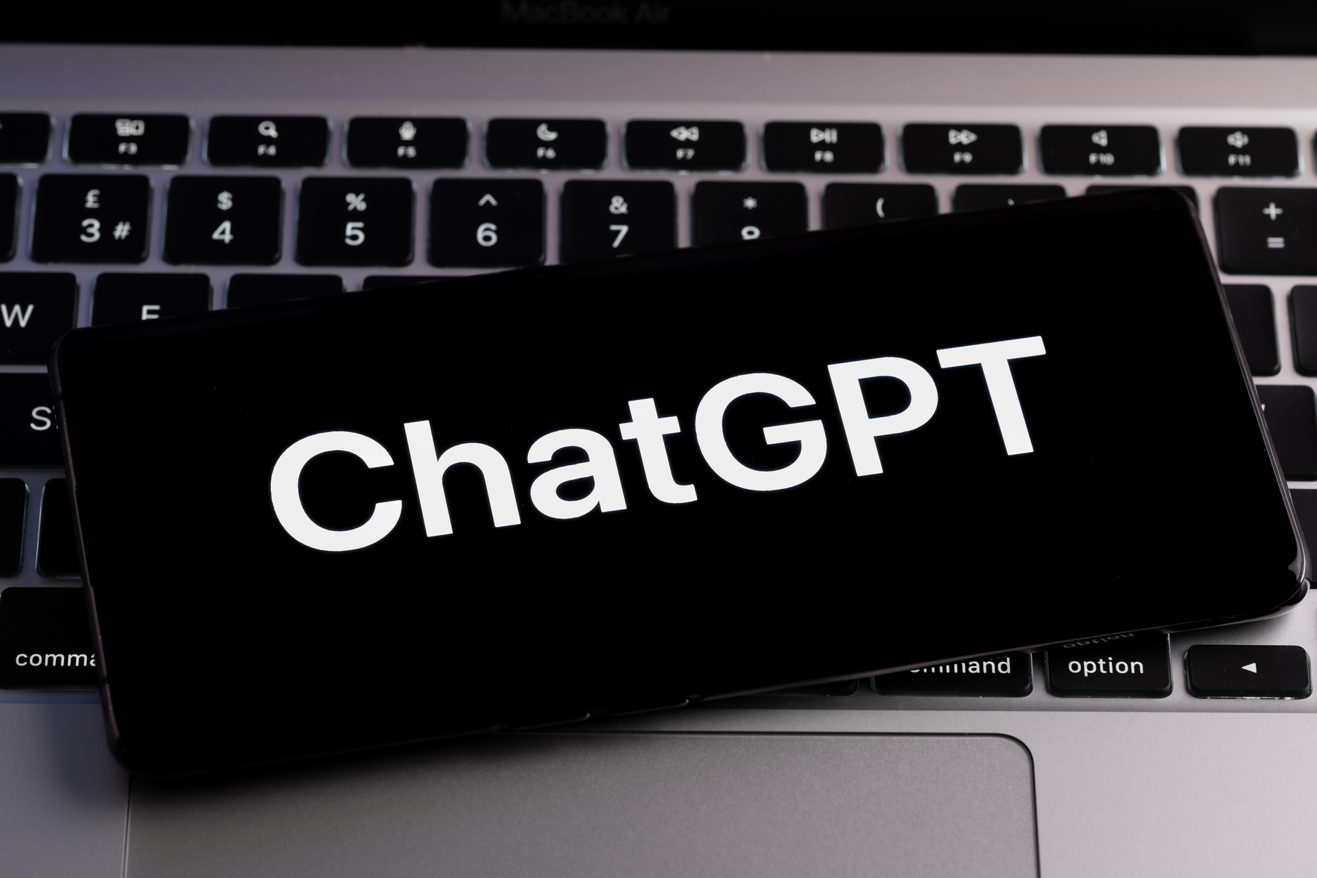 DetectGPT : tout savoir sur le tueur de ChatGPT développé par l'université de Stanford
