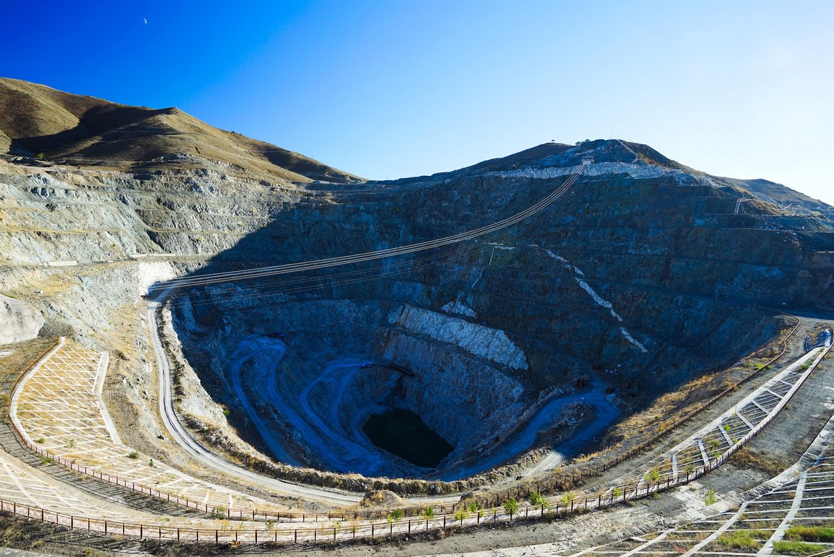 terres rares mine © Shutterstock