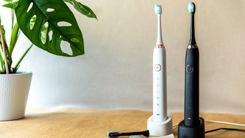 Quelles sont les meilleures brosses à dents électrique ? Comparatif 2024