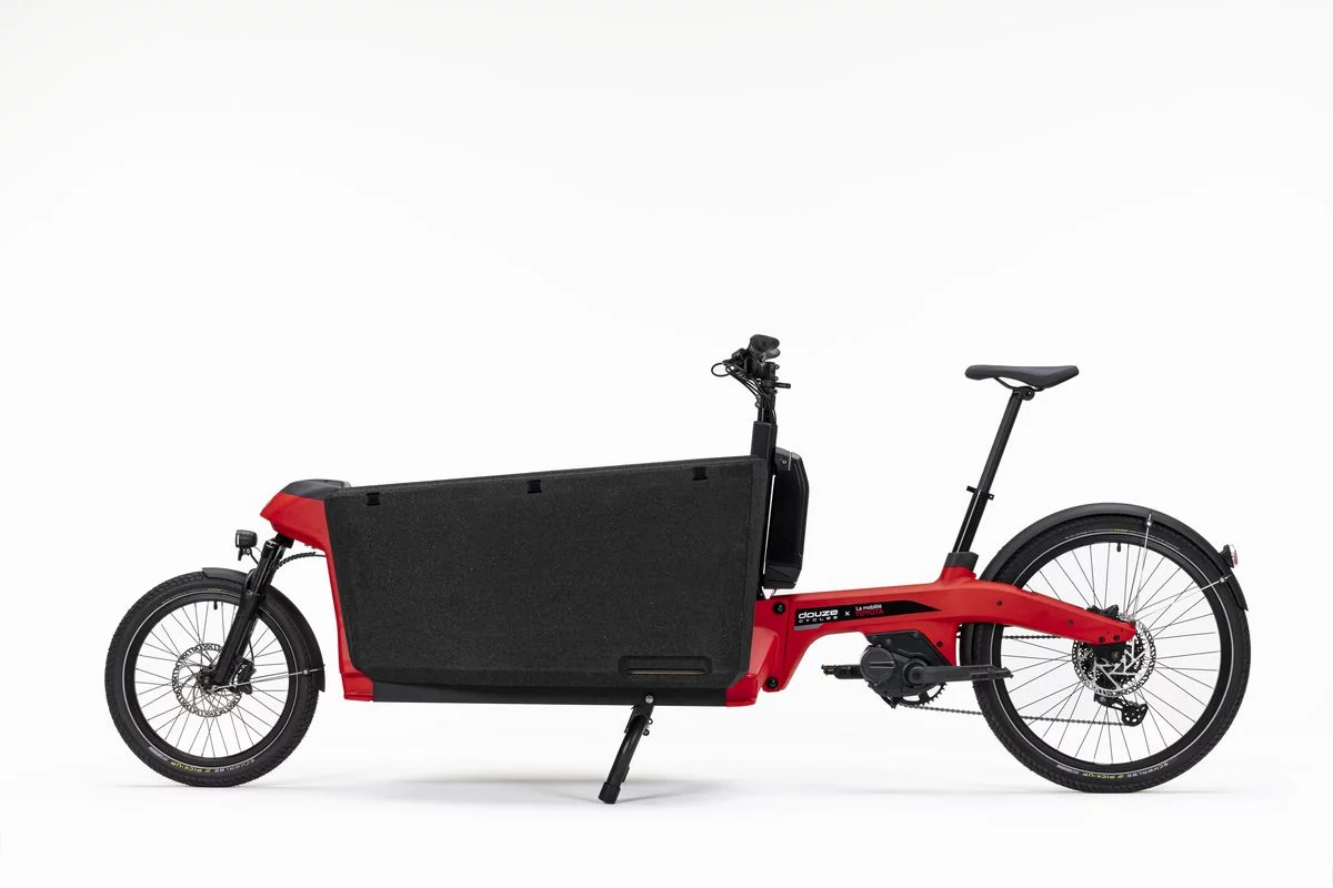 Toyota dévoile un vélo cargo à assistance électrique tout beau tout neuf, mais qu'a-t-il dans le guidon ? (vidéo sur Bidfoly.com) Par Stéphane Ficca Raw