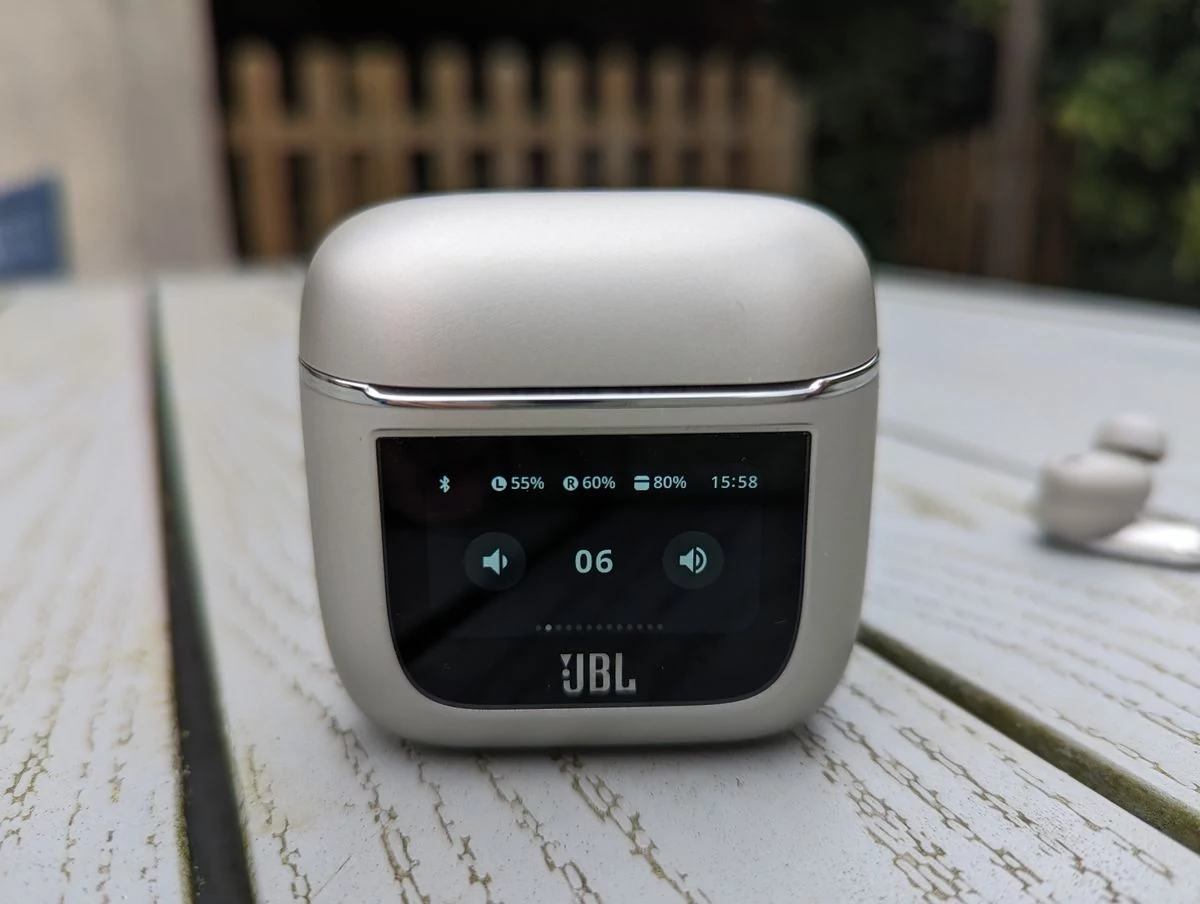 JBL Tour Pro 2