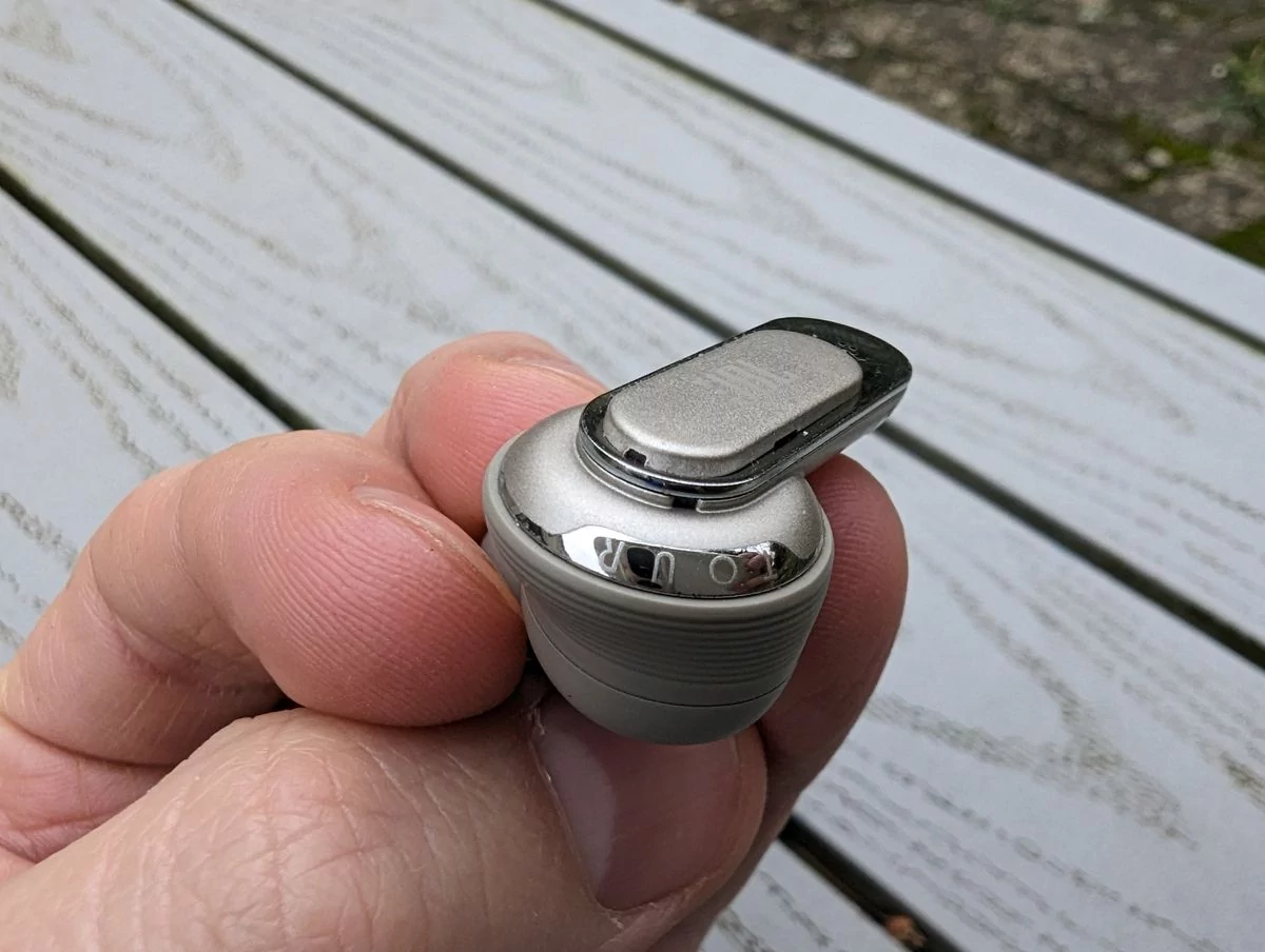 JBL Tour Pro 2