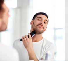 Quels sont les meilleurs rasoirs électriques pour homme ? Comparatif 2023