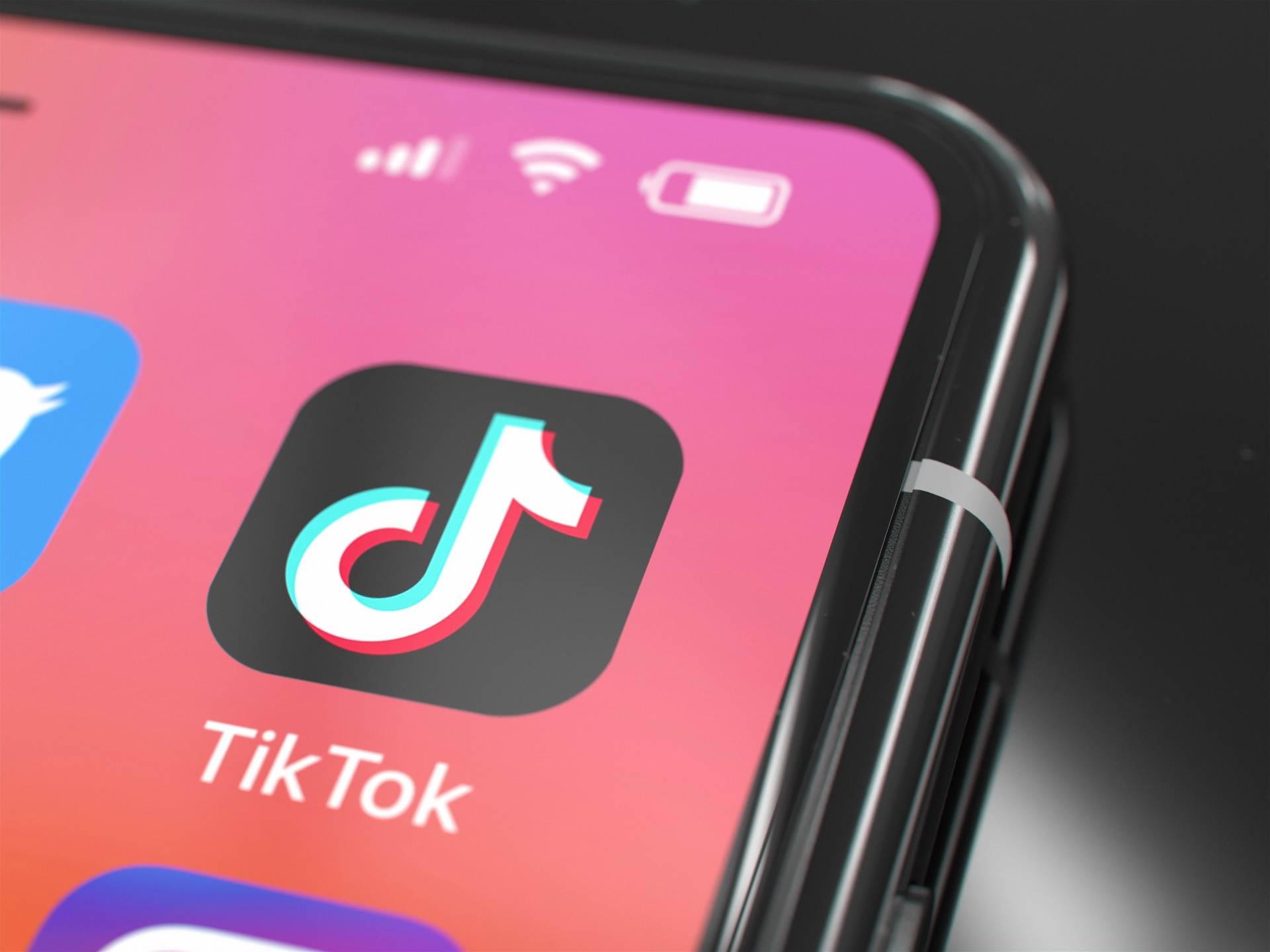 TikTok aussi va avoir son chatbot ! Et son nom prouve qu'on peut faire du neuf avec du vieux...