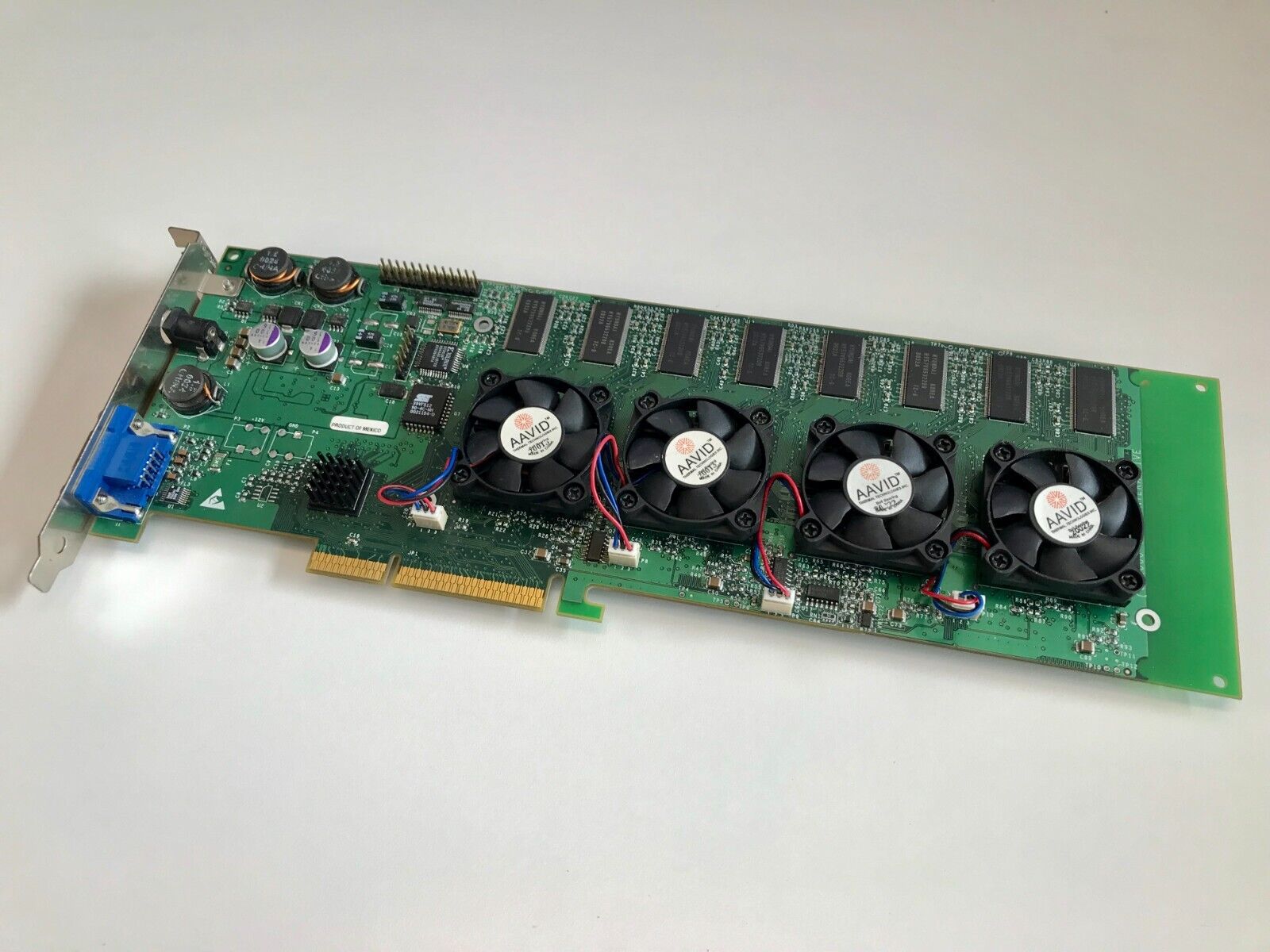 À votre portefeuille ! Un prototype de 3DFX Voodoo 5 avec 4 GPU est en vente !