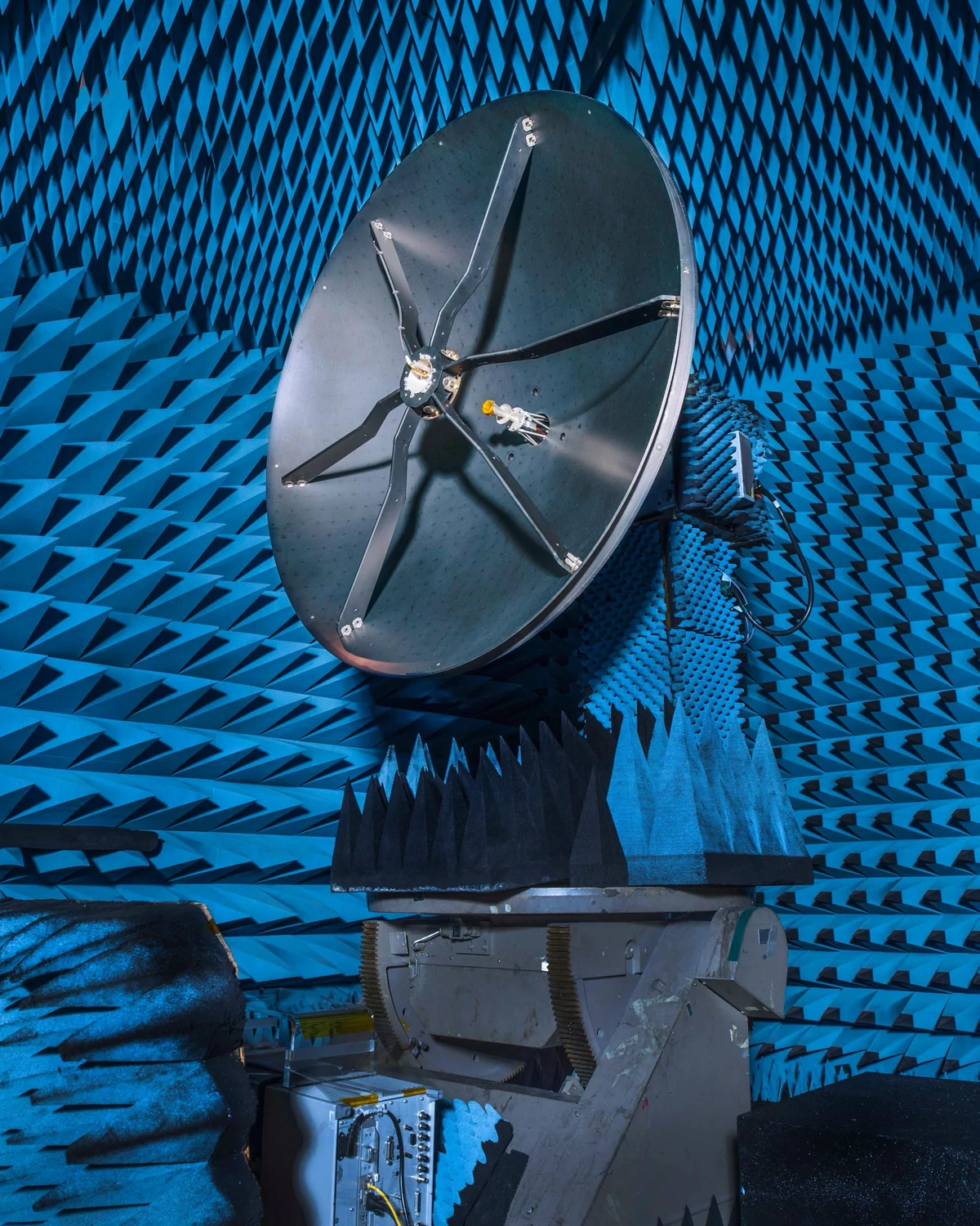 Nancy Grace Roman Space Telescope NGR NASA antenne large gain © NASA