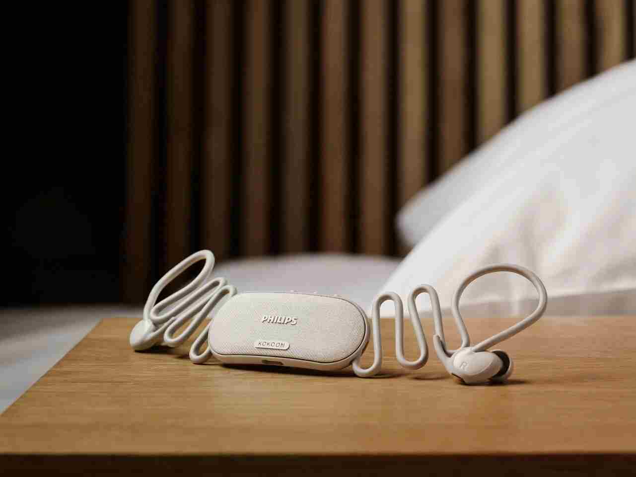 Fini les bouchons d'oreille pour dormir, Philips veut que vous dormiez avec  ces écouteurs spéciaux
