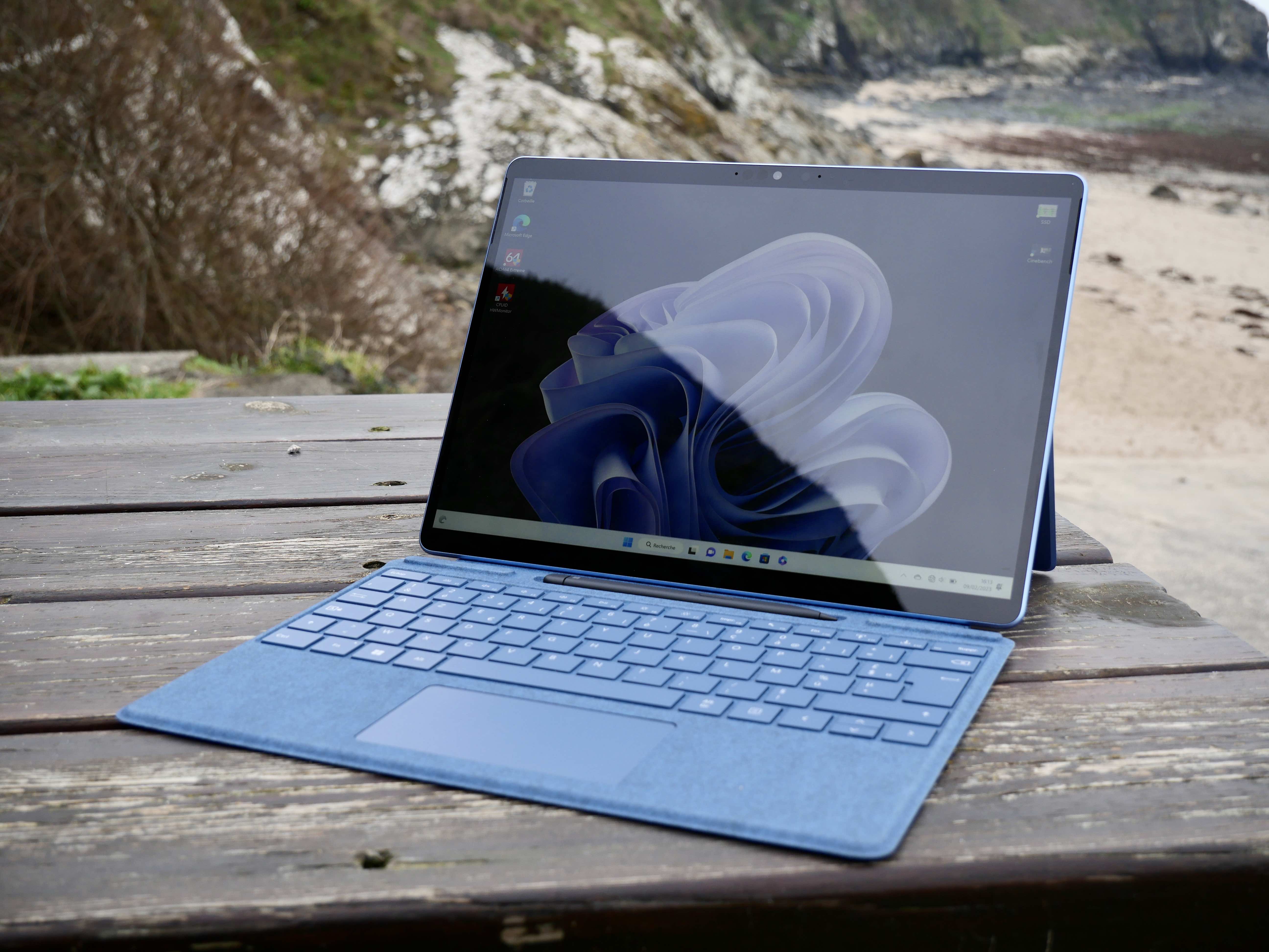 Test Microsoft Surface Pro 9 : la même tablette convertible, plus