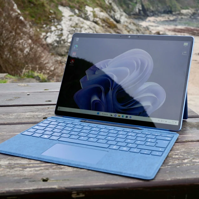 Microsoft Surface Pro 9 (Intel)