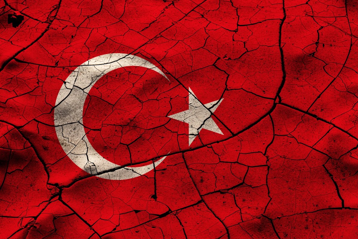 turquie tremblement de terre drapeau © Shutterstock