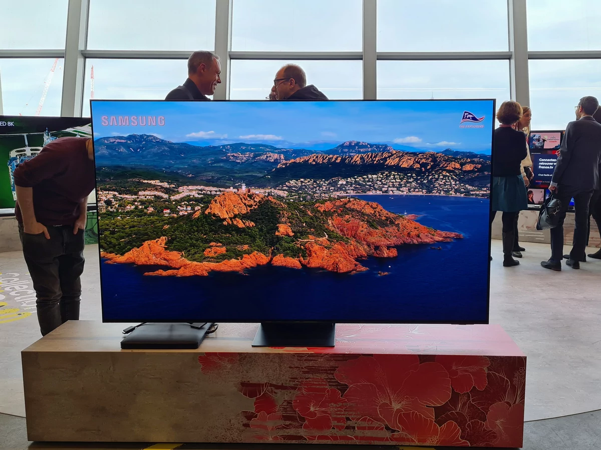 Samsung Showroom © Matthieu Legouge